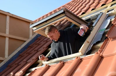 Pose de fenêtres de toit Velux à Herly